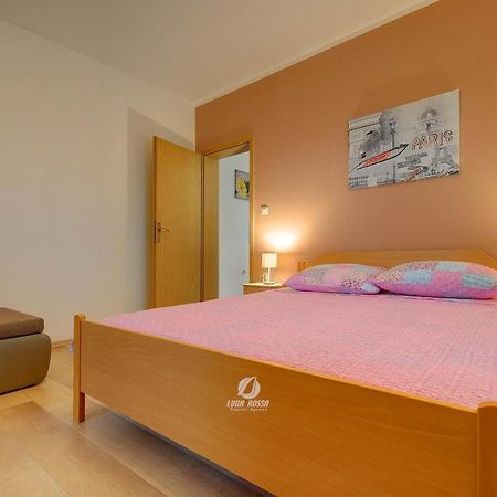 Apartment Mladenka Pula Luaran gambar