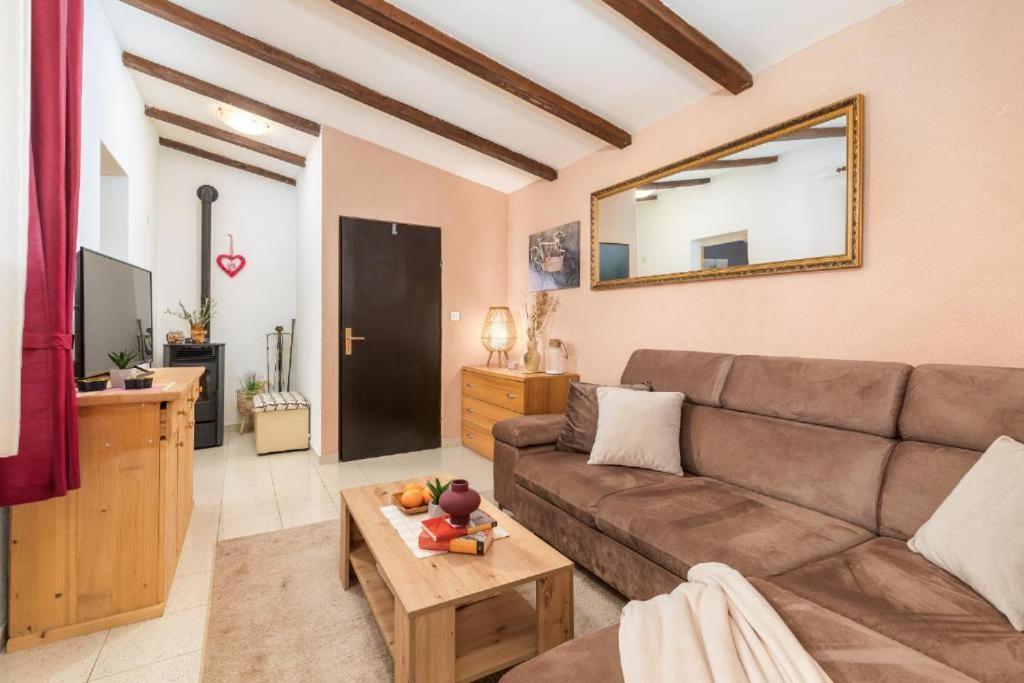 Apartment Mladenka Pula Luaran gambar