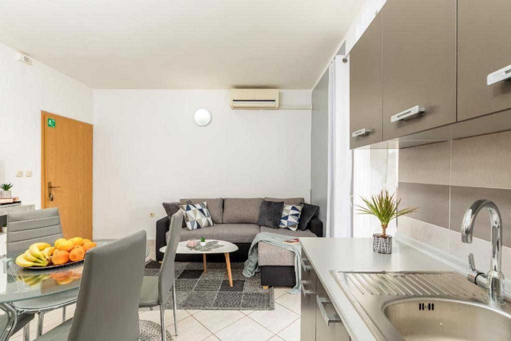 Apartment Mladenka Pula Luaran gambar