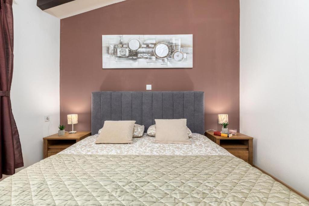 Apartment Mladenka Pula Luaran gambar