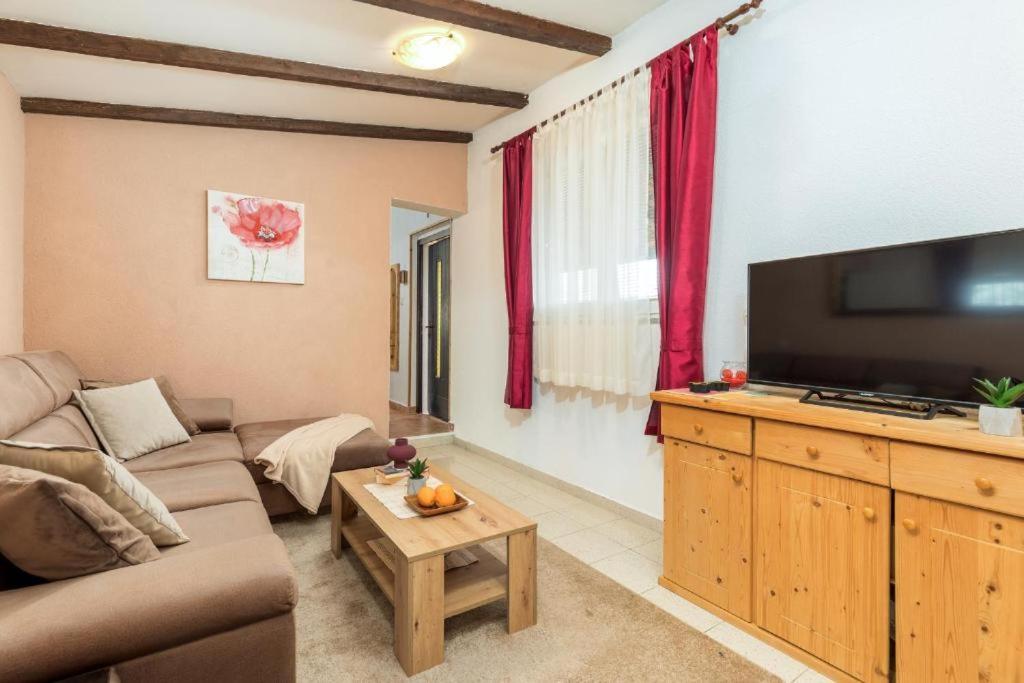 Apartment Mladenka Pula Luaran gambar