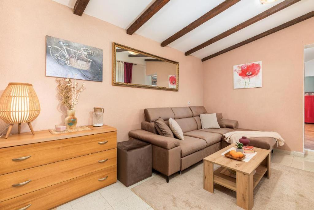 Apartment Mladenka Pula Luaran gambar