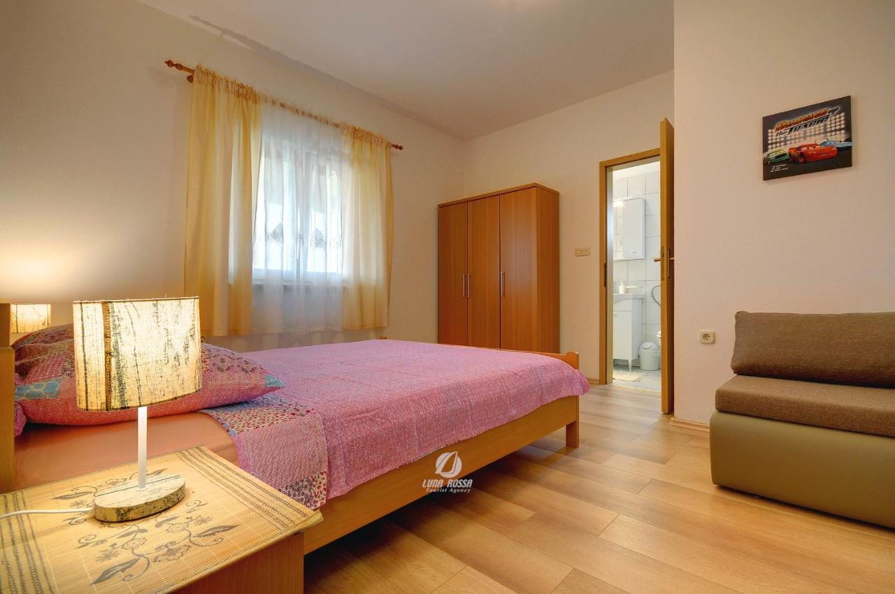 Apartment Mladenka Pula Luaran gambar