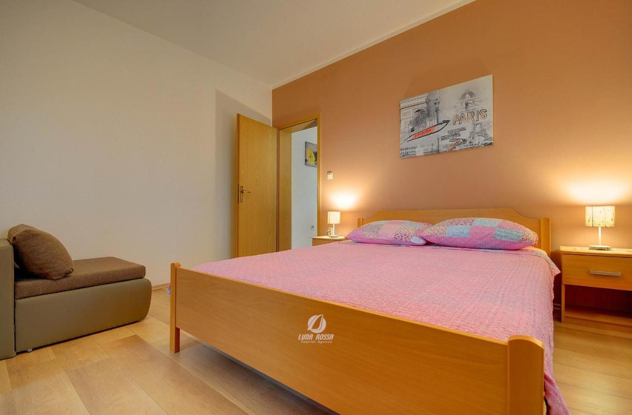Apartment Mladenka Pula Luaran gambar
