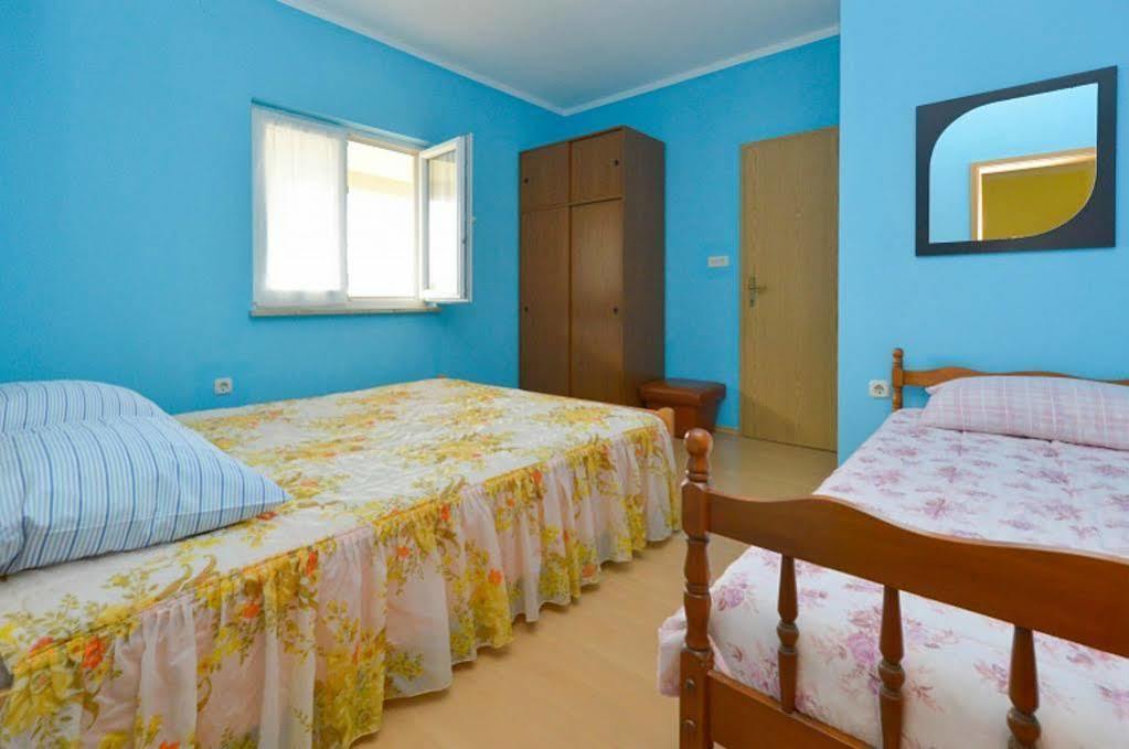 Apartment Mladenka Pula Luaran gambar