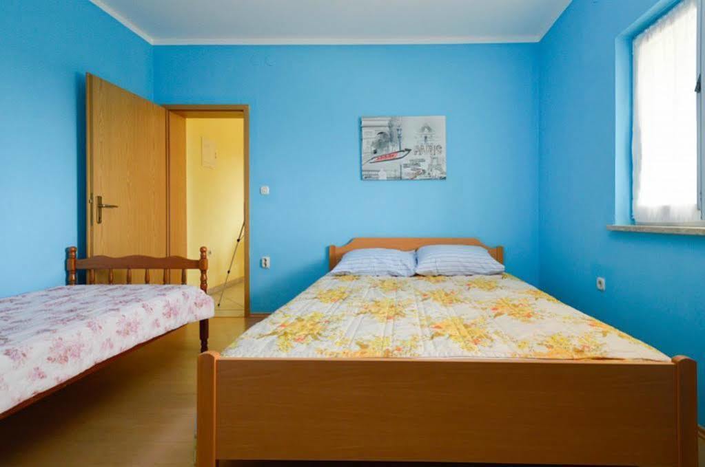 Apartment Mladenka Pula Luaran gambar