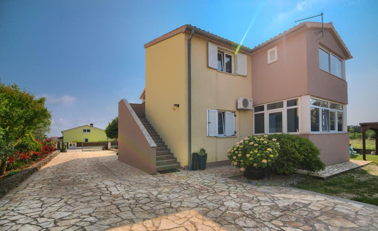 Apartment Mladenka Pula Luaran gambar