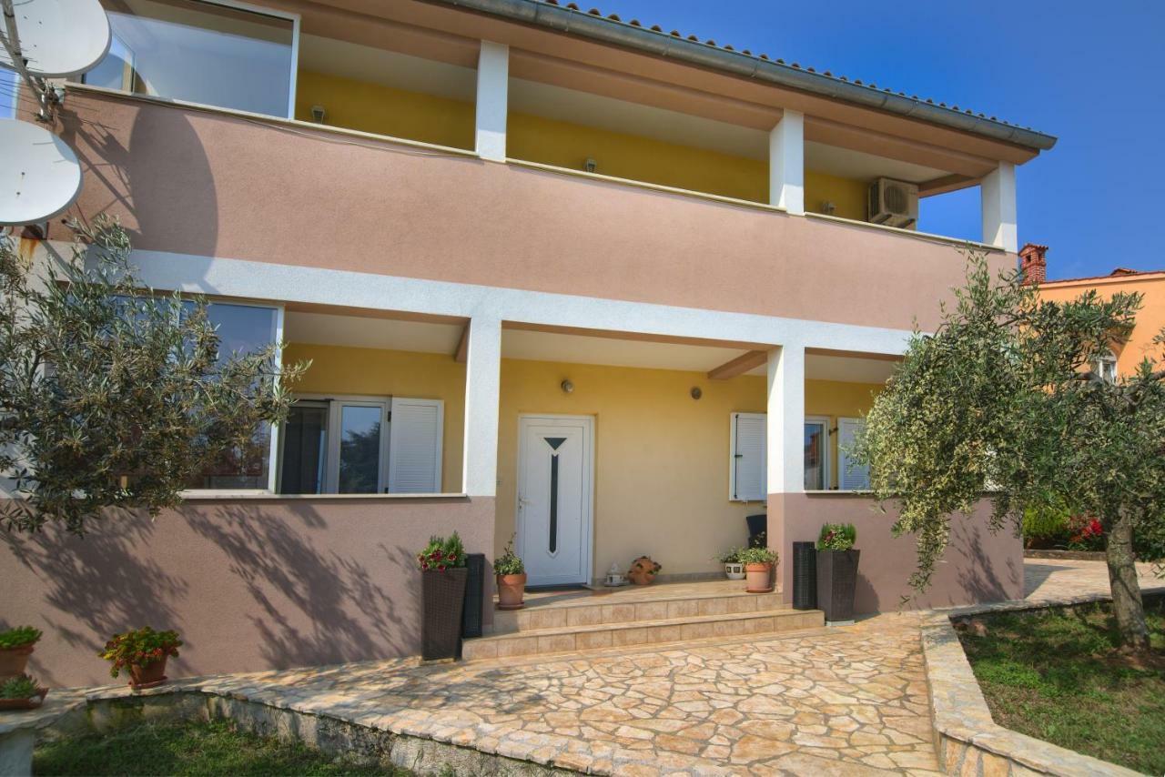 Apartment Mladenka Pula Luaran gambar
