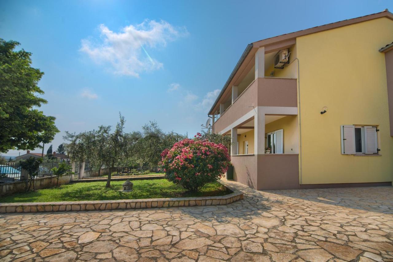 Apartment Mladenka Pula Luaran gambar
