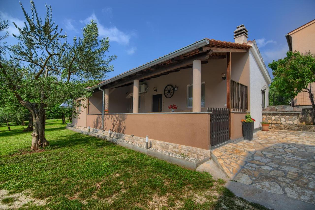 Apartment Mladenka Pula Luaran gambar