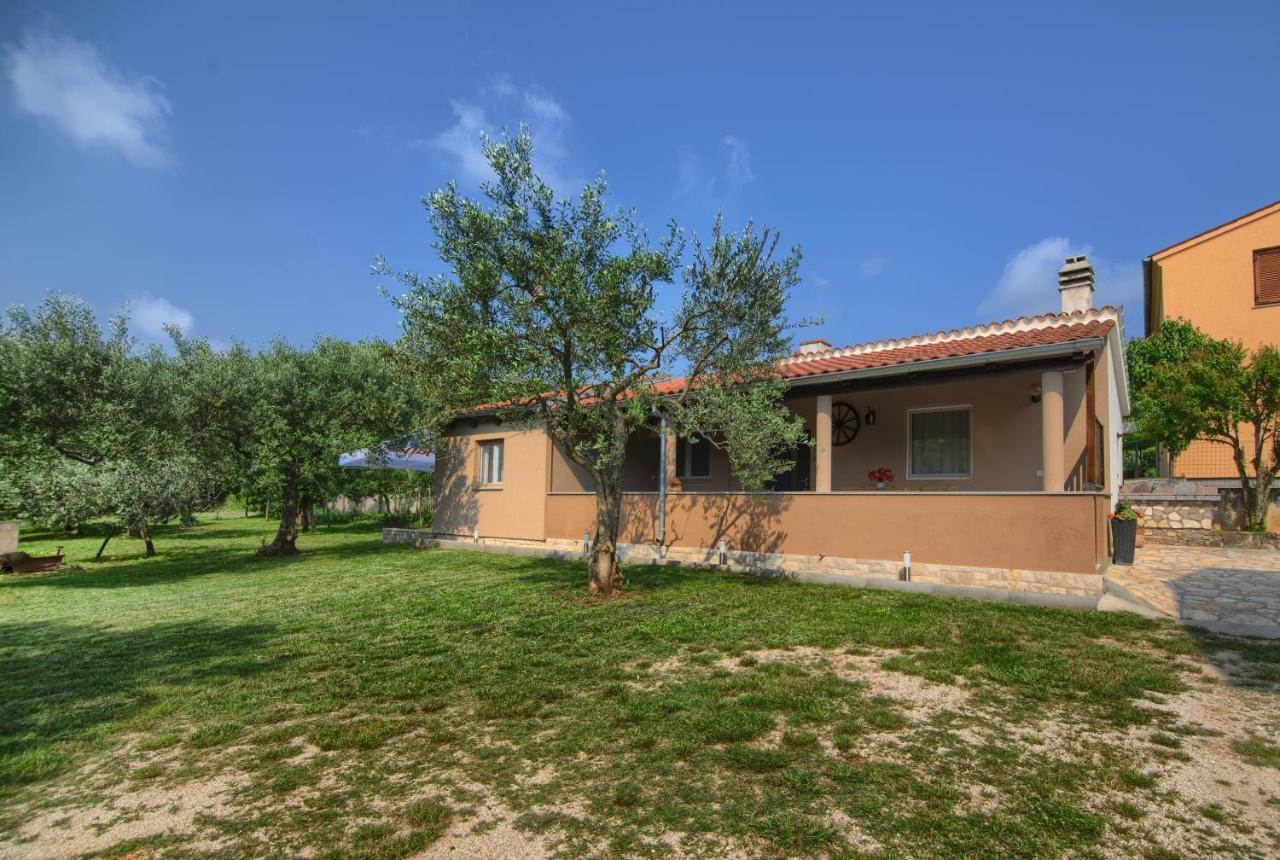 Apartment Mladenka Pula Luaran gambar